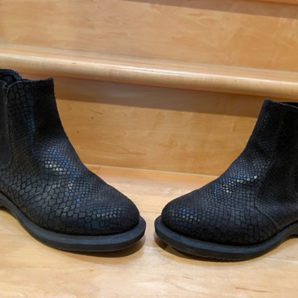 Doc Martens--FLORA Model Reptile Print Chelsea Ankle Boot--SZ 5--PRE OWNED